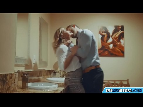 ❤️ Þegar busty ljóska tælir þig á almenningssalerni ☑ Gæðaklám hjá okkur is.porngipfy.ru ❌
